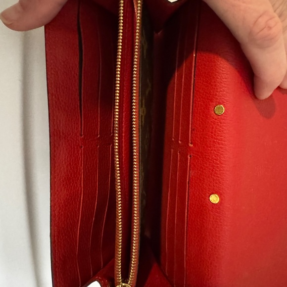 LV Pallas Wallet in Cerise - Picture 2 of 7